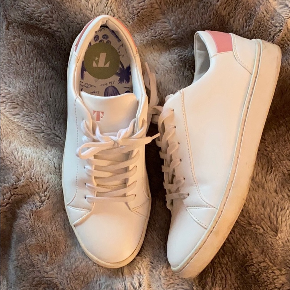 Thousand Fell Lace Up Sneaker in white + pink